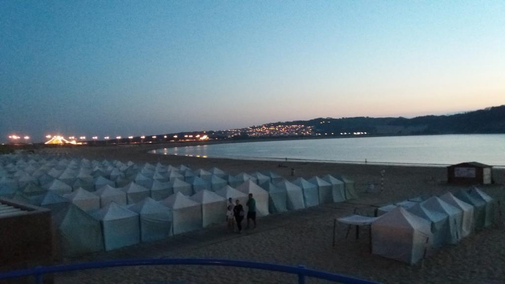 Alojamentos Campo & Mar-T2 Com Piscina São Martinho do Porto Eksteriør bilde